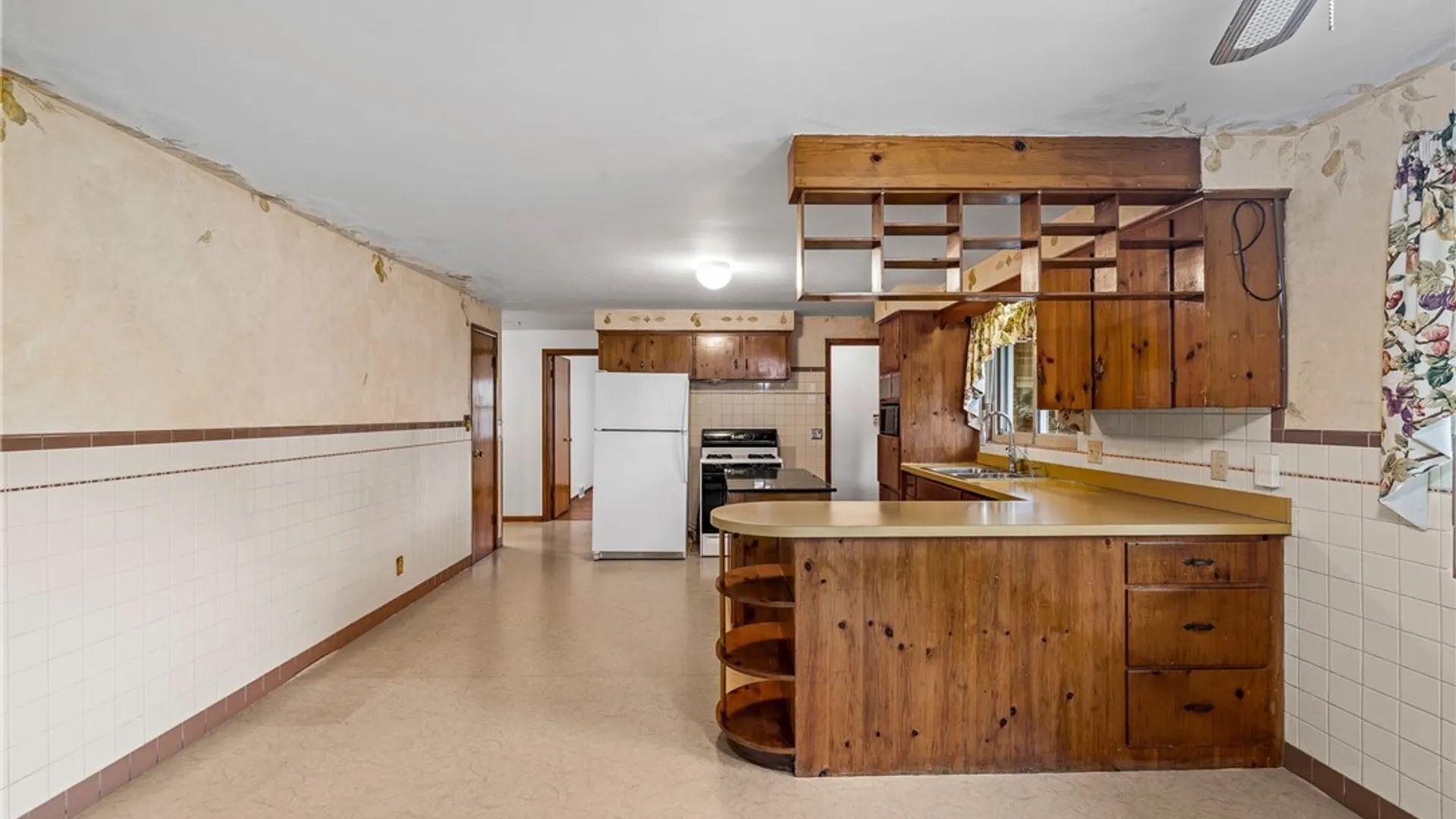 Property at 250 Rehm Road, Cheektowaga, NY 14043 12