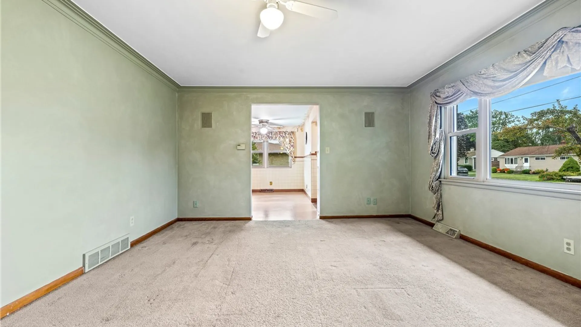 Property at 250 Rehm Road, Cheektowaga, NY 14043 18