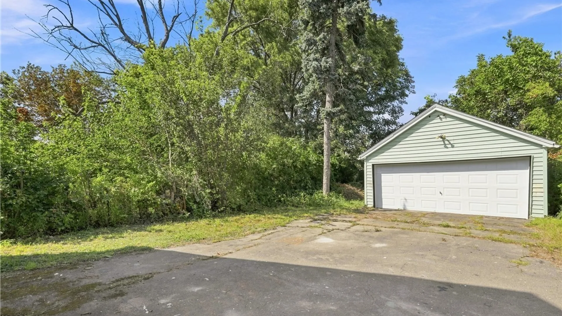 Property at 28 Alma Avenue, Buffalo, NY 14215 17