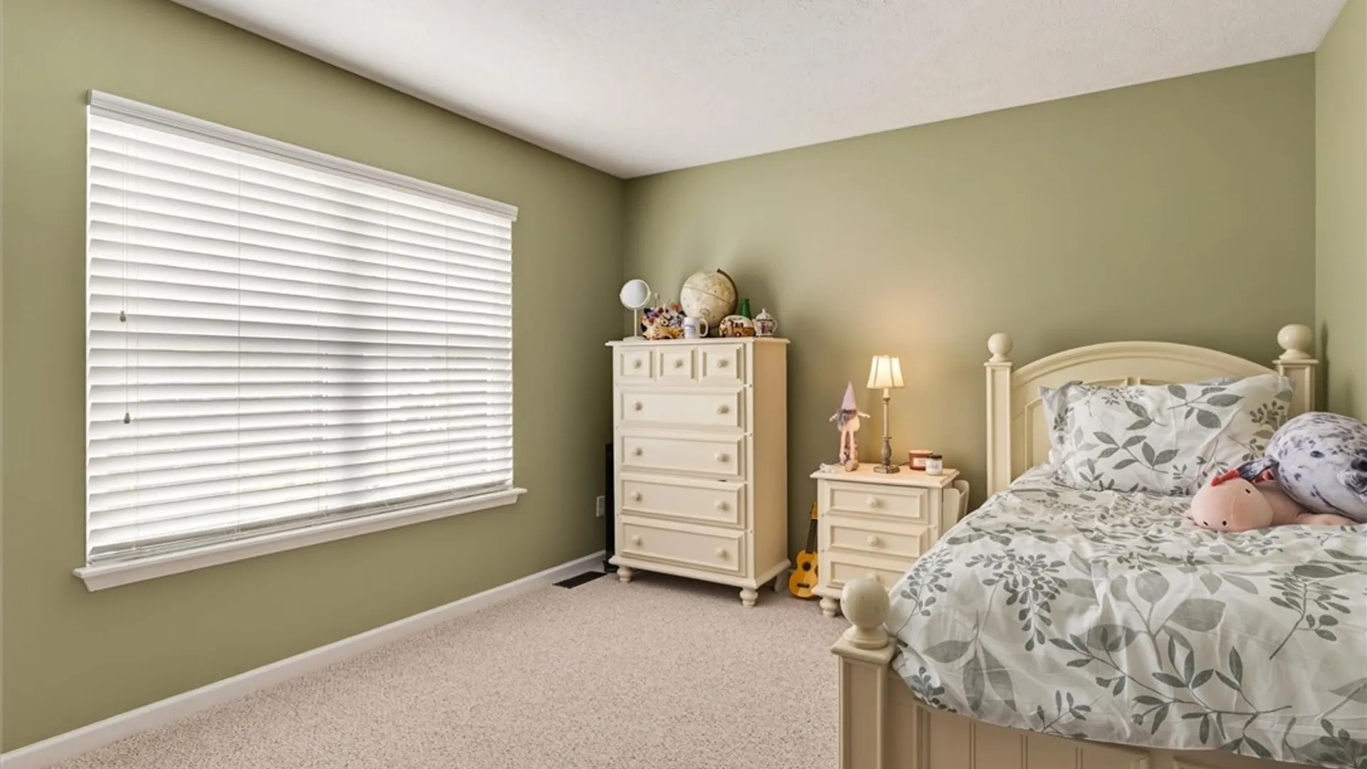 Property at 15 Aston Villa, Chili, NY 14514 44