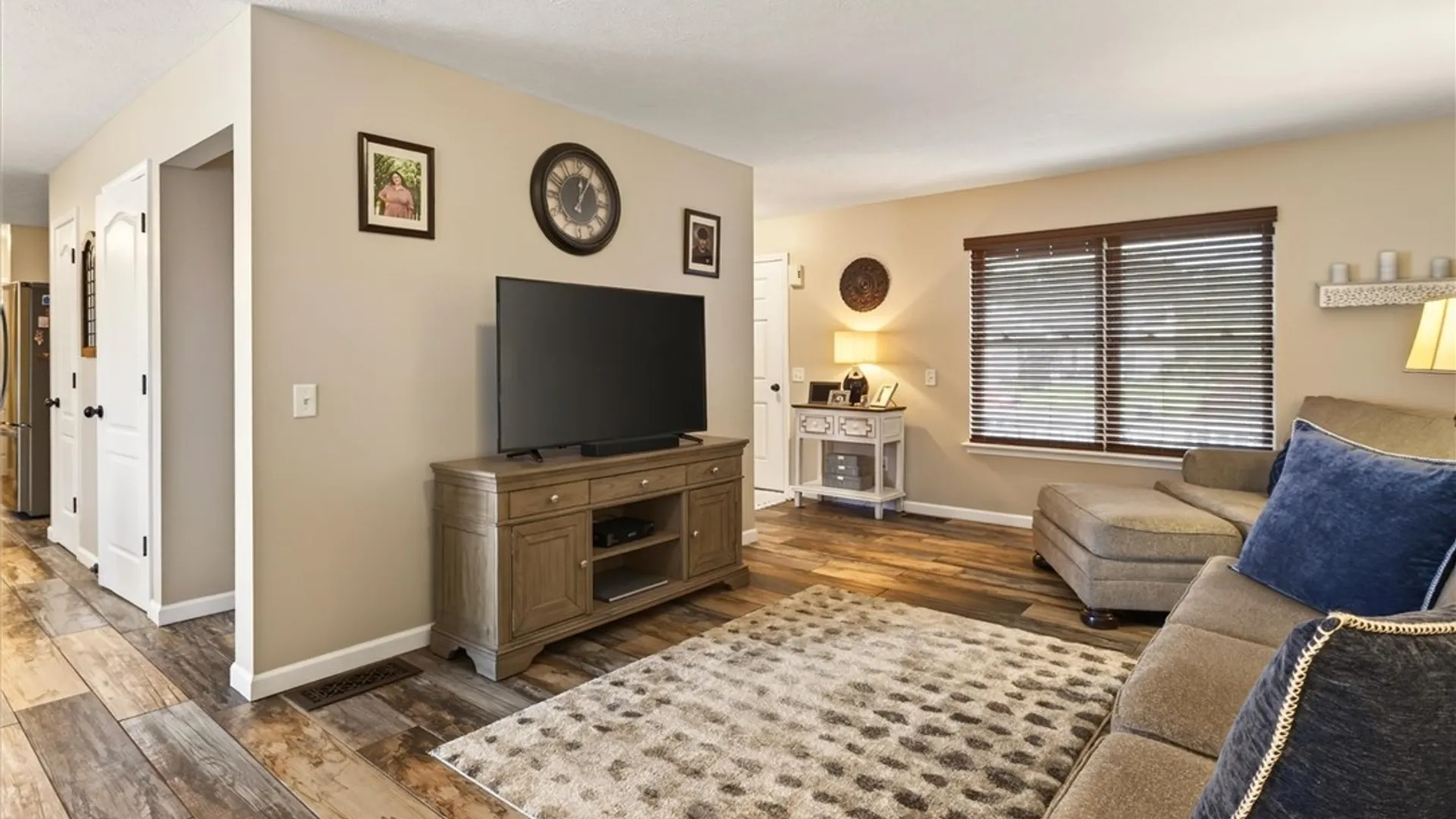 Property at 15 Aston Villa, Chili, NY 14514 24