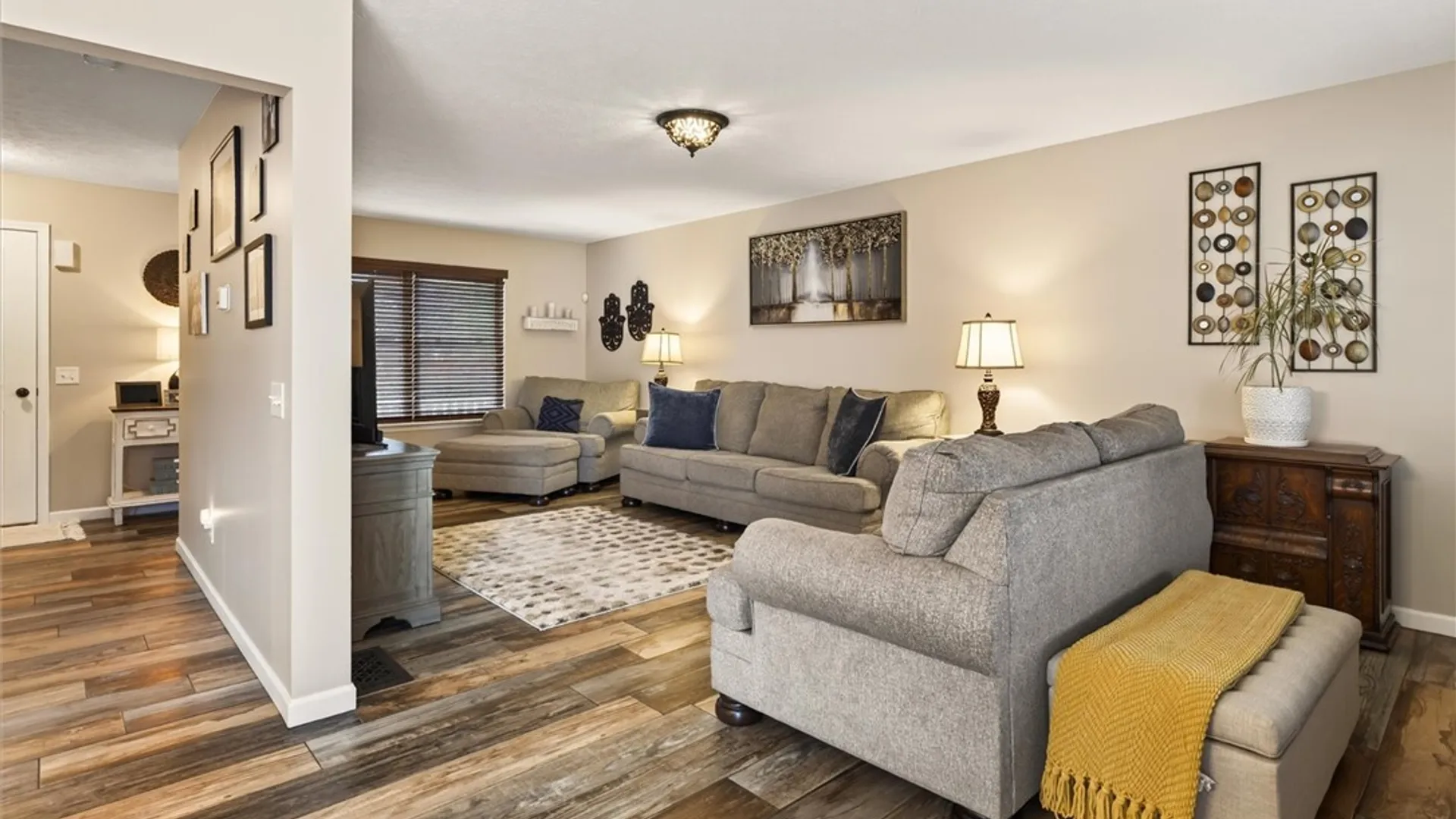 Property at 15 Aston Villa, Chili, NY 14514 26