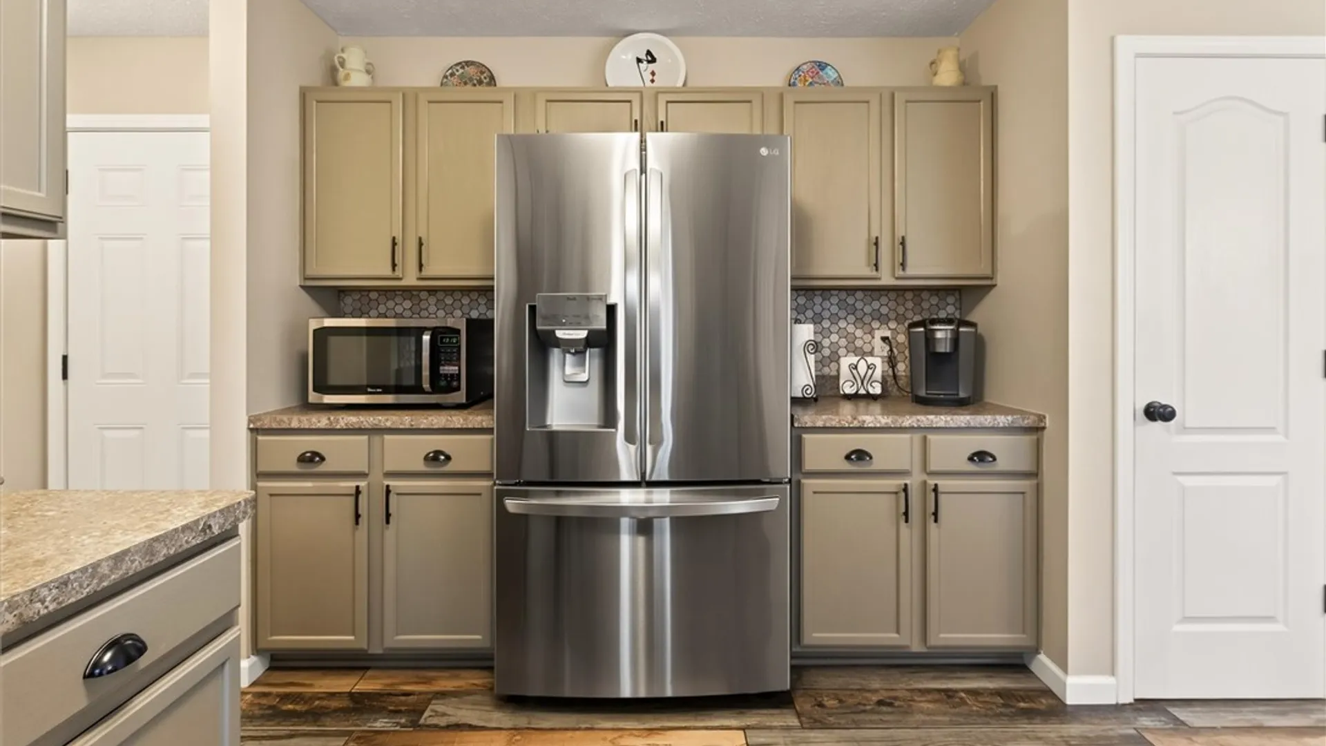 Property at 15 Aston Villa, Chili, NY 14514 32