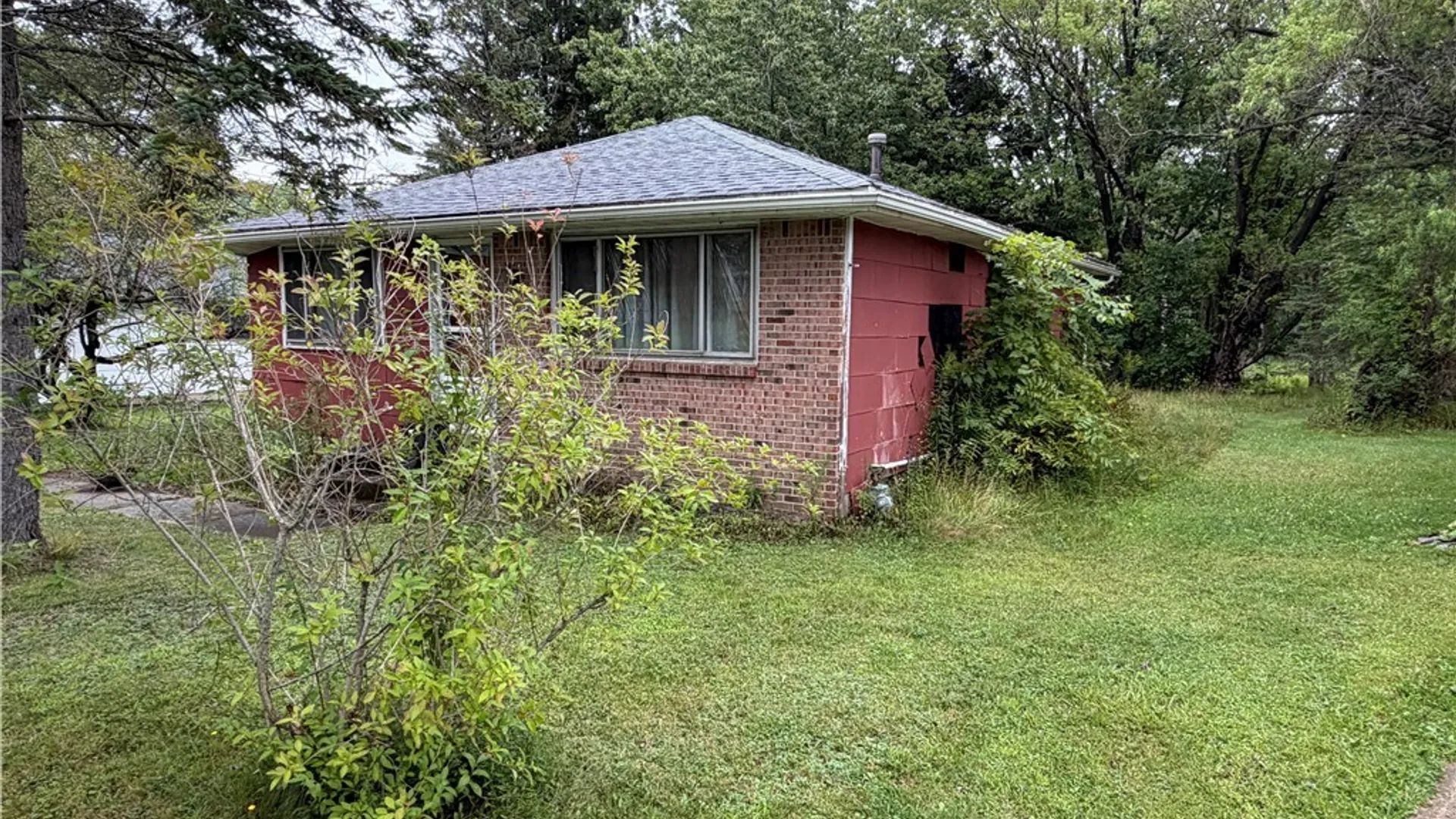 Property at 9435 Steffi Drive, Evans, NY 14006 3