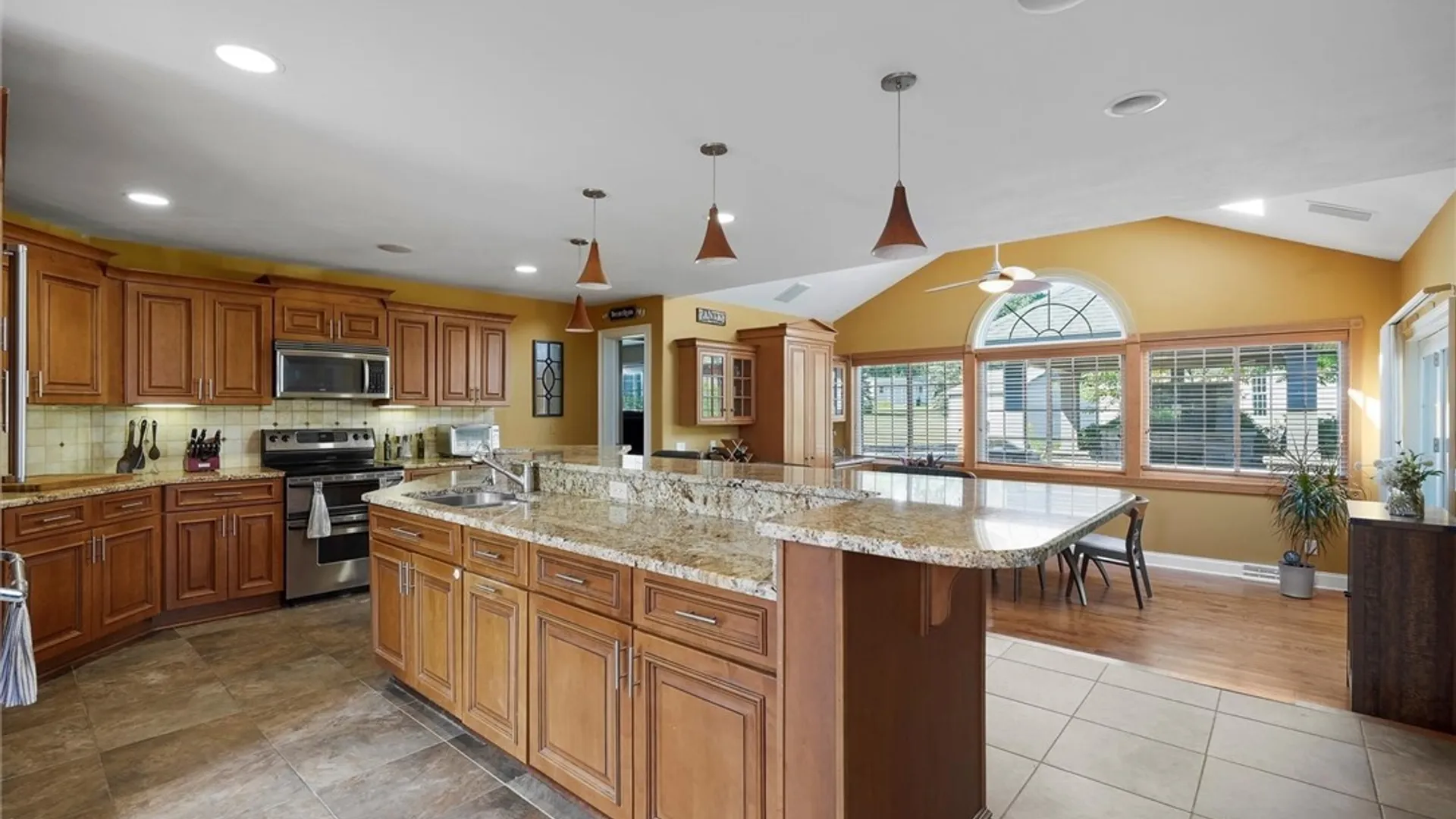 Property at 145 Lorian Drive, Salina, NY 13212 7