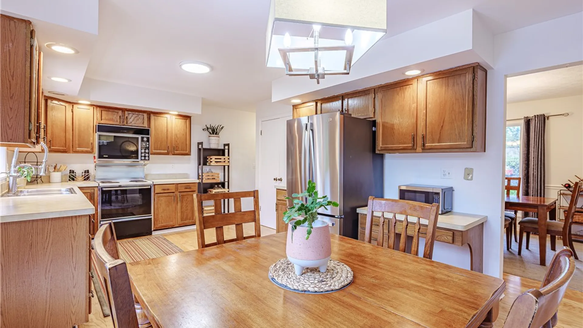 Property at 11 Pine Brook Circle, Penfield, NY 14526 18