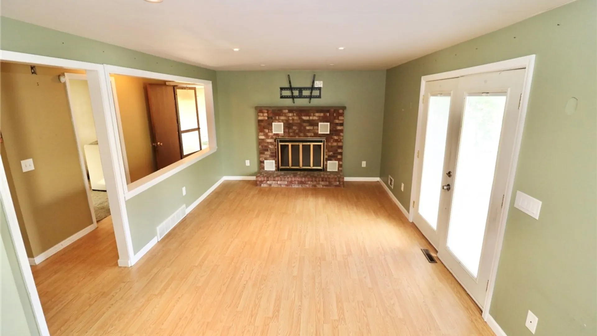 Property at 34 Woodshire Lane, Gates, NY 14606 17