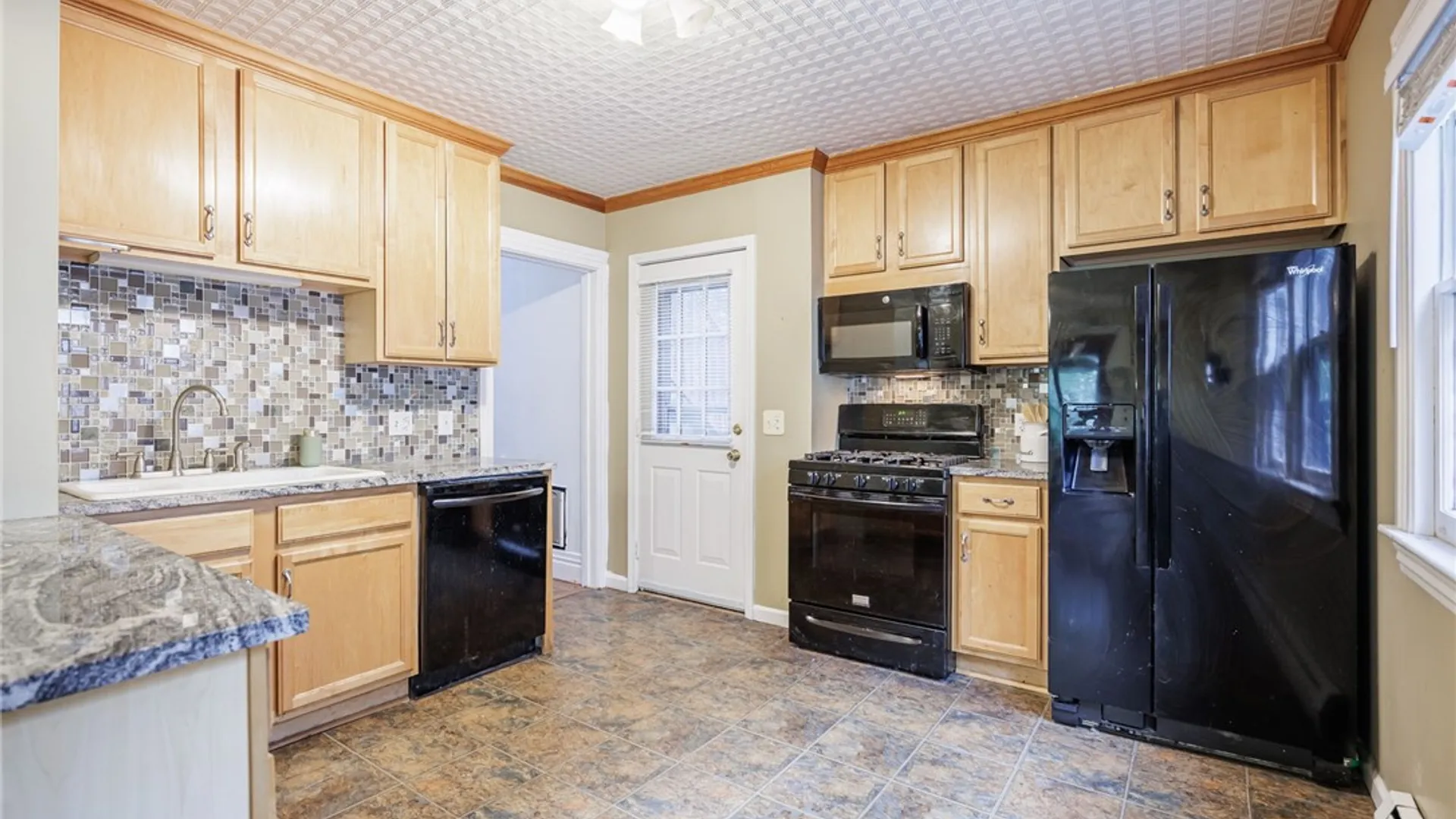 Property at 29 Highland Avenue, Rochester, NY 14620 12