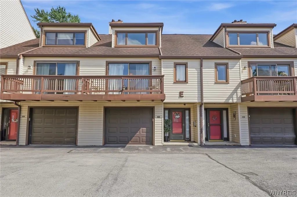 Property at 206 Old Meadow Drive, Amherst, NY 14051