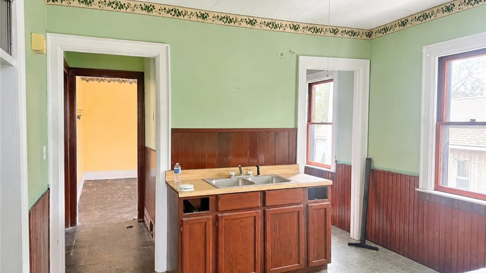 Property at 152 Bird Avenue, Buffalo, NY 14213 5