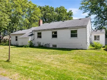 Property at 33 Siberling Drive, Cheektowaga, NY 14225