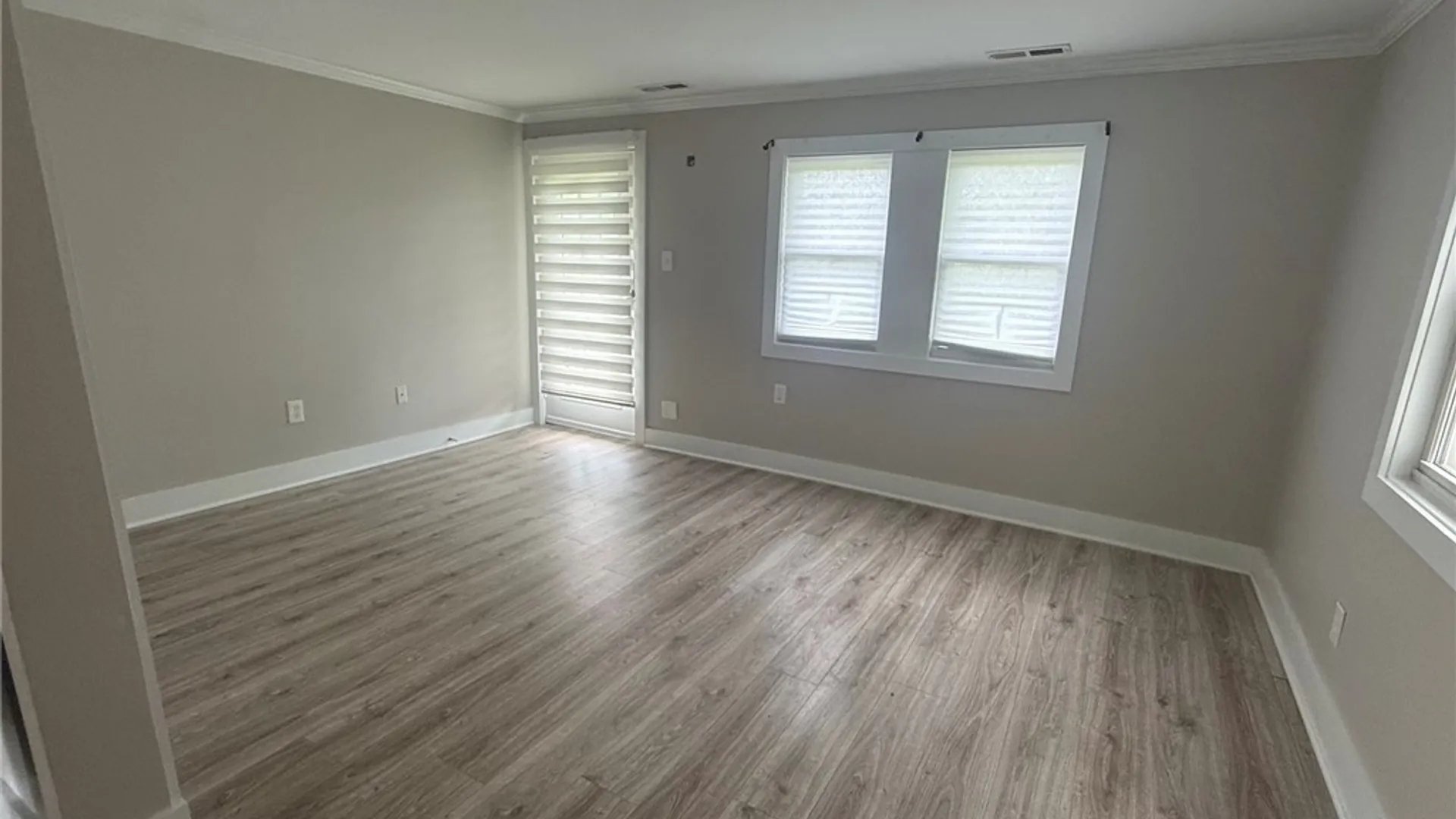 Property at 740 Alt Boulevard, Grand Island, NY 14072 10
