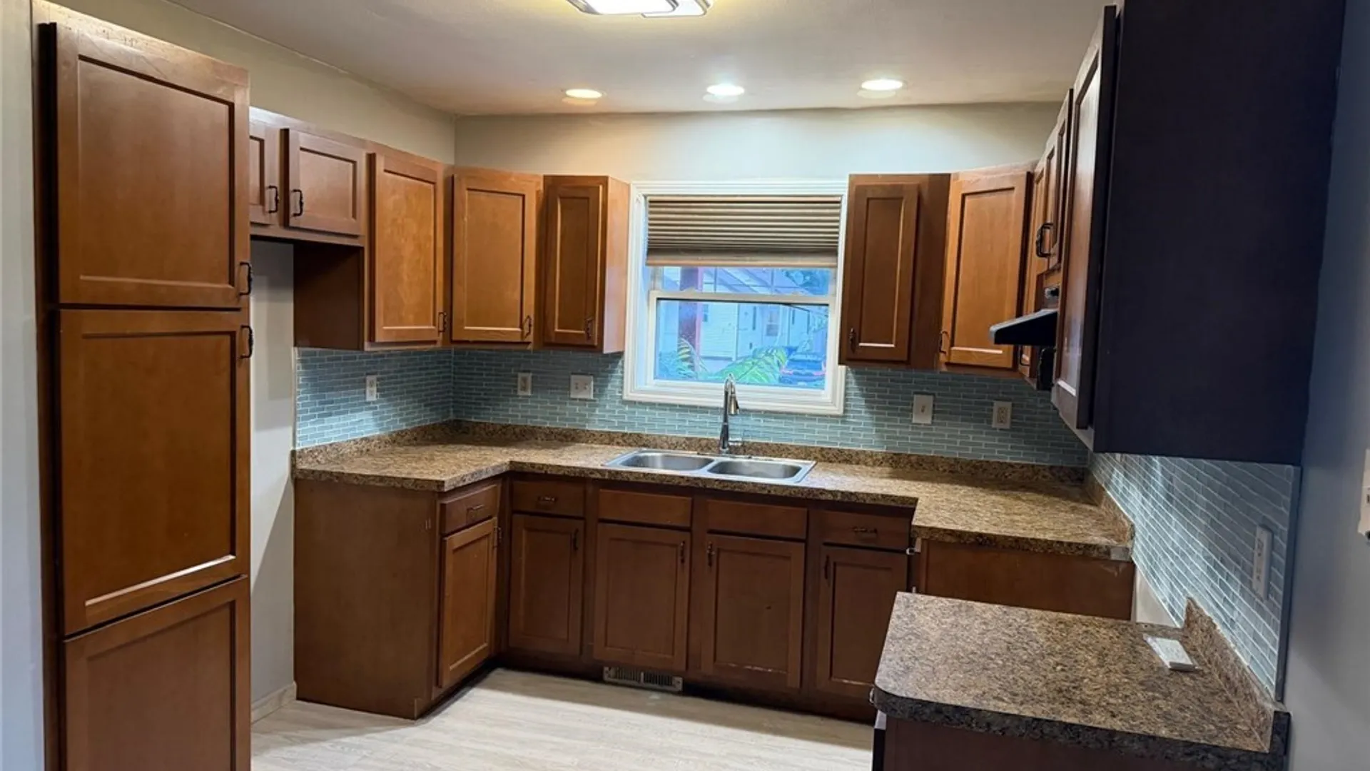 Property at 98 Fox Street, Buffalo, NY 14212 5