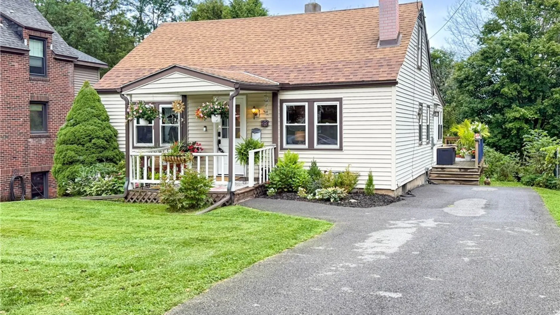 Property at 33 Hillside Avenue, New Hartford, NY 13413 3