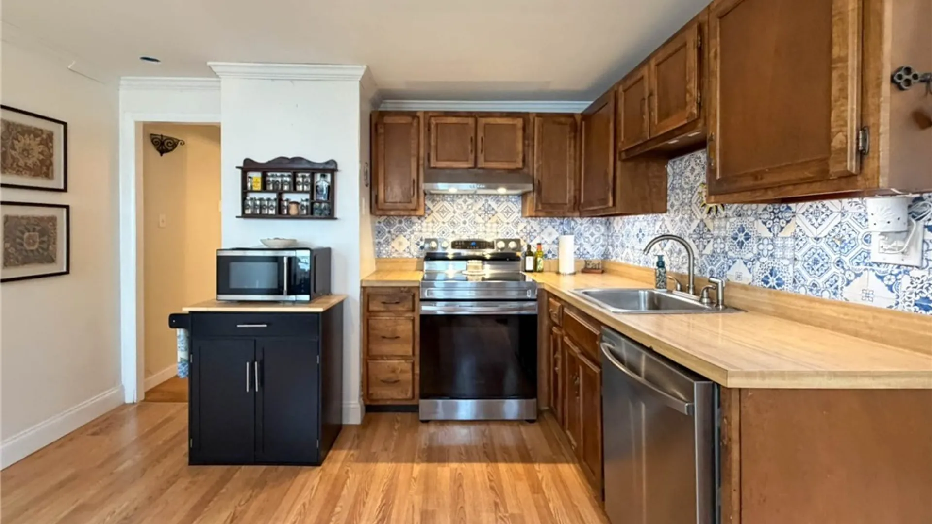 Property at 33 Hillside Avenue, New Hartford, NY 13413 11