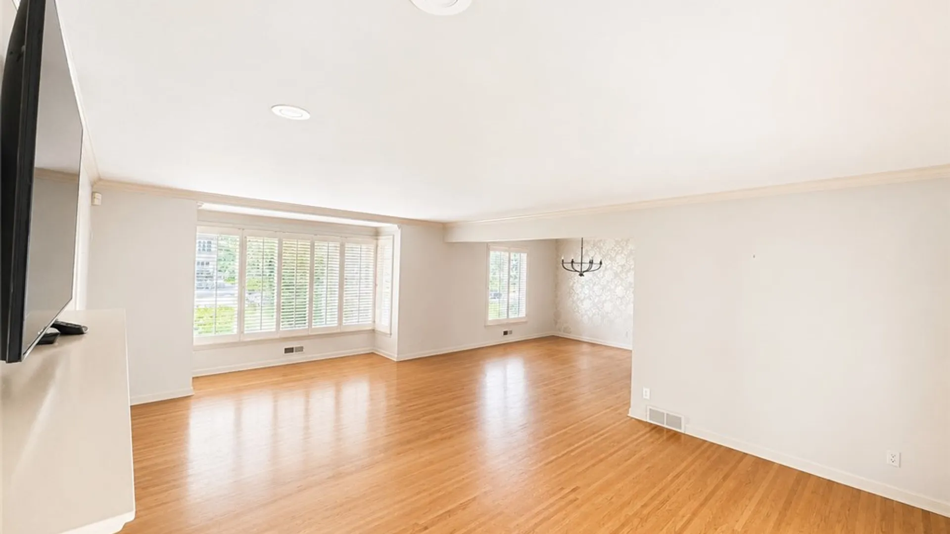 Property at 20 Briar Patch Road, Pittsford, NY 14618 6