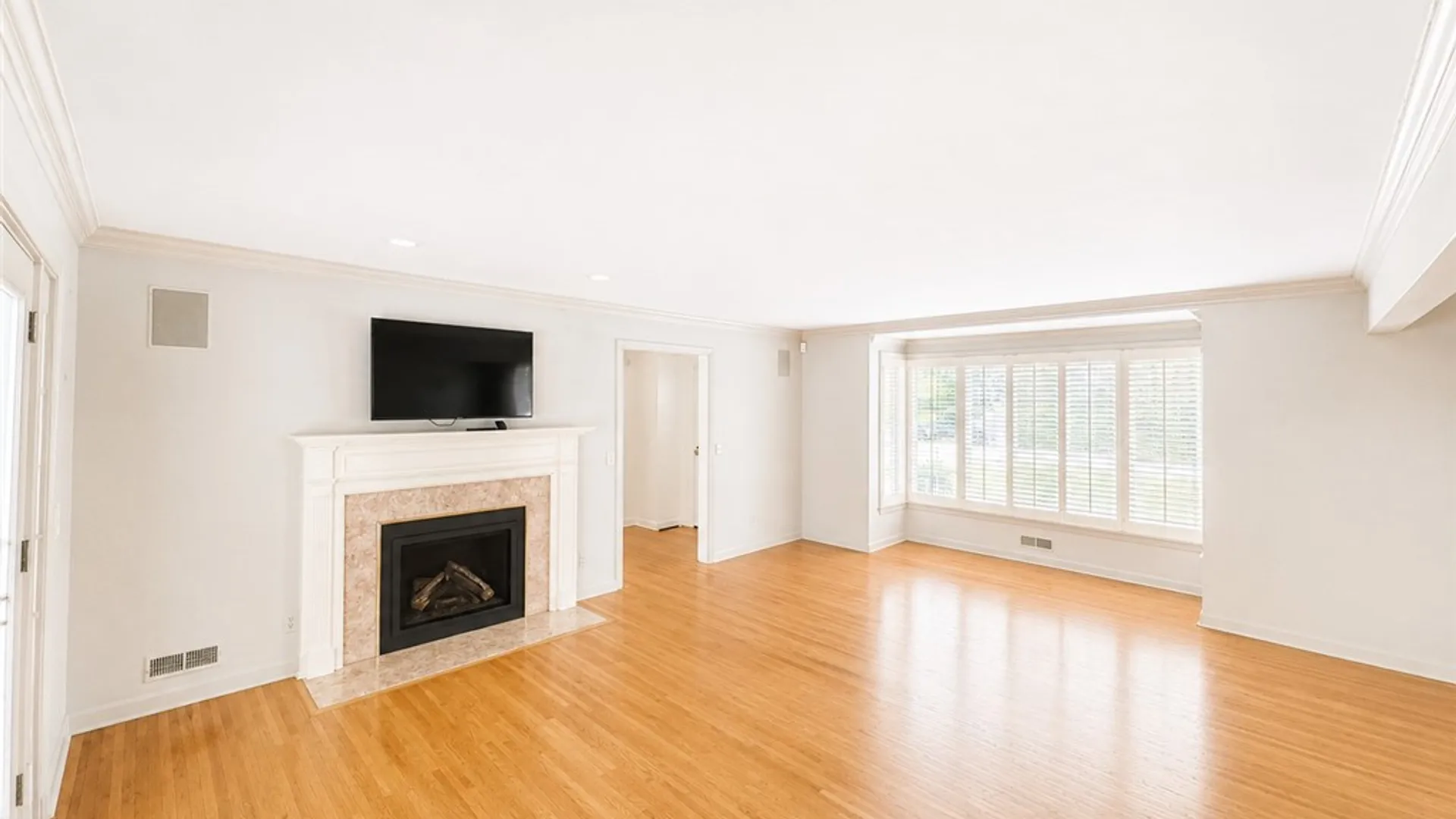 Property at 20 Briar Patch Road, Pittsford, NY 14618 7