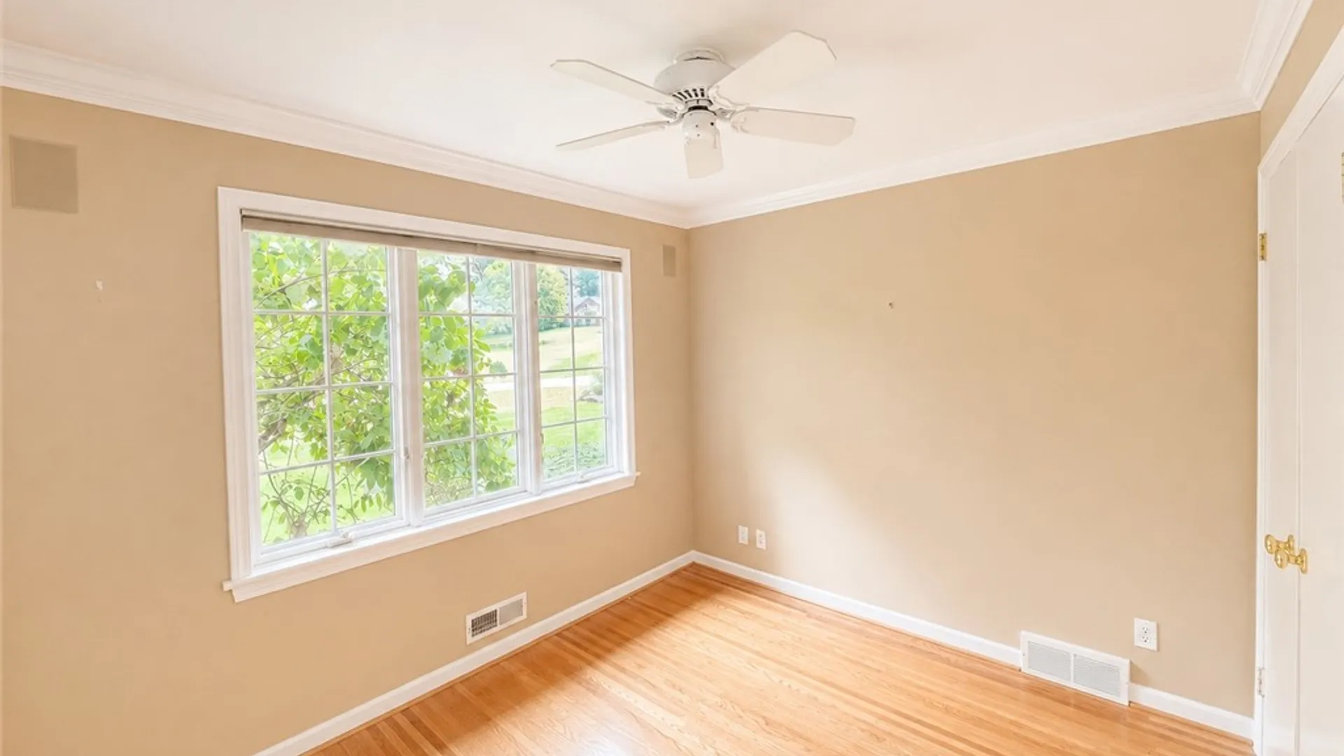 Property at 20 Briar Patch Road, Pittsford, NY 14618 15