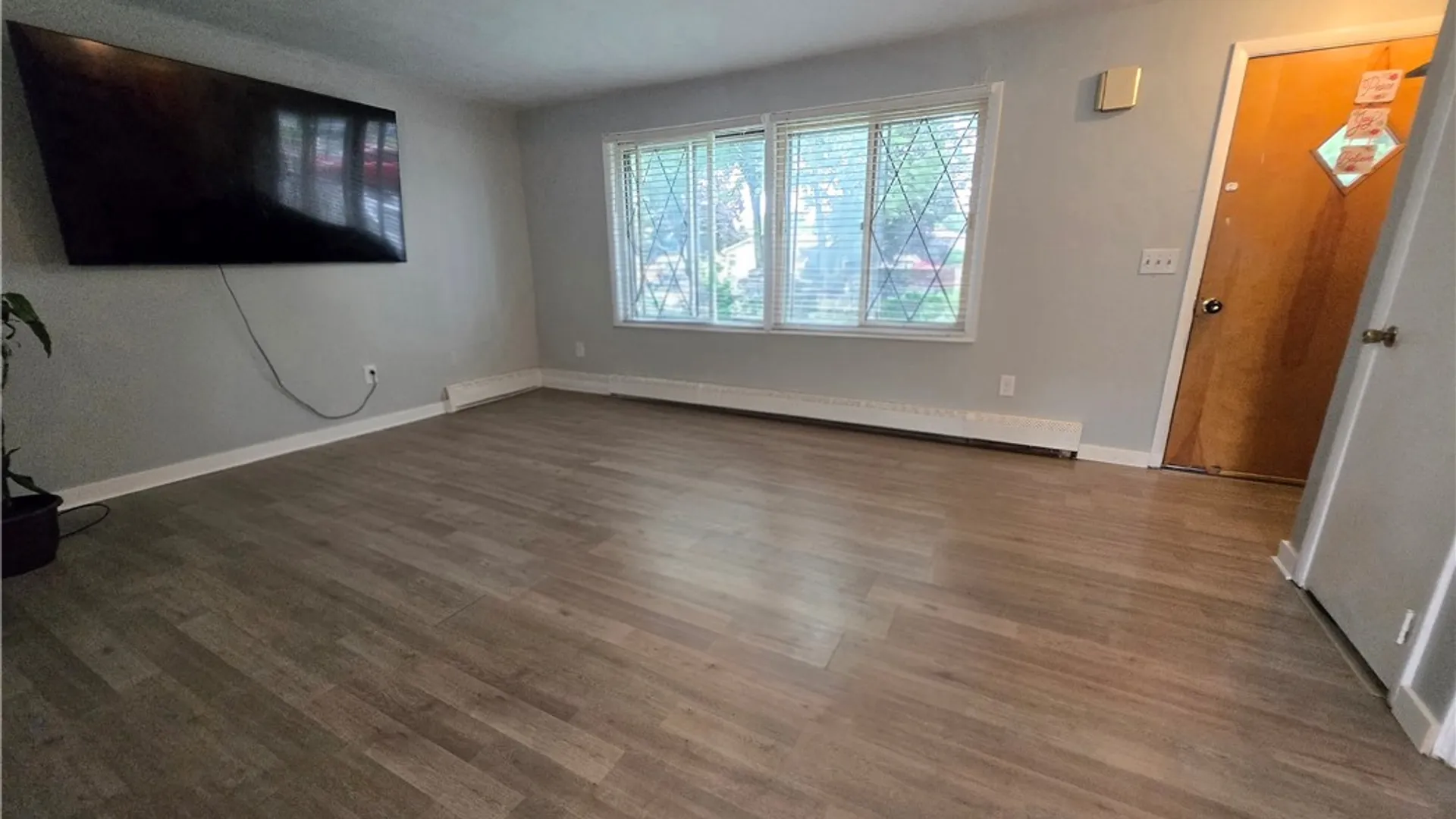 Property at 3 Currier Lane, Gates, NY 14624 5