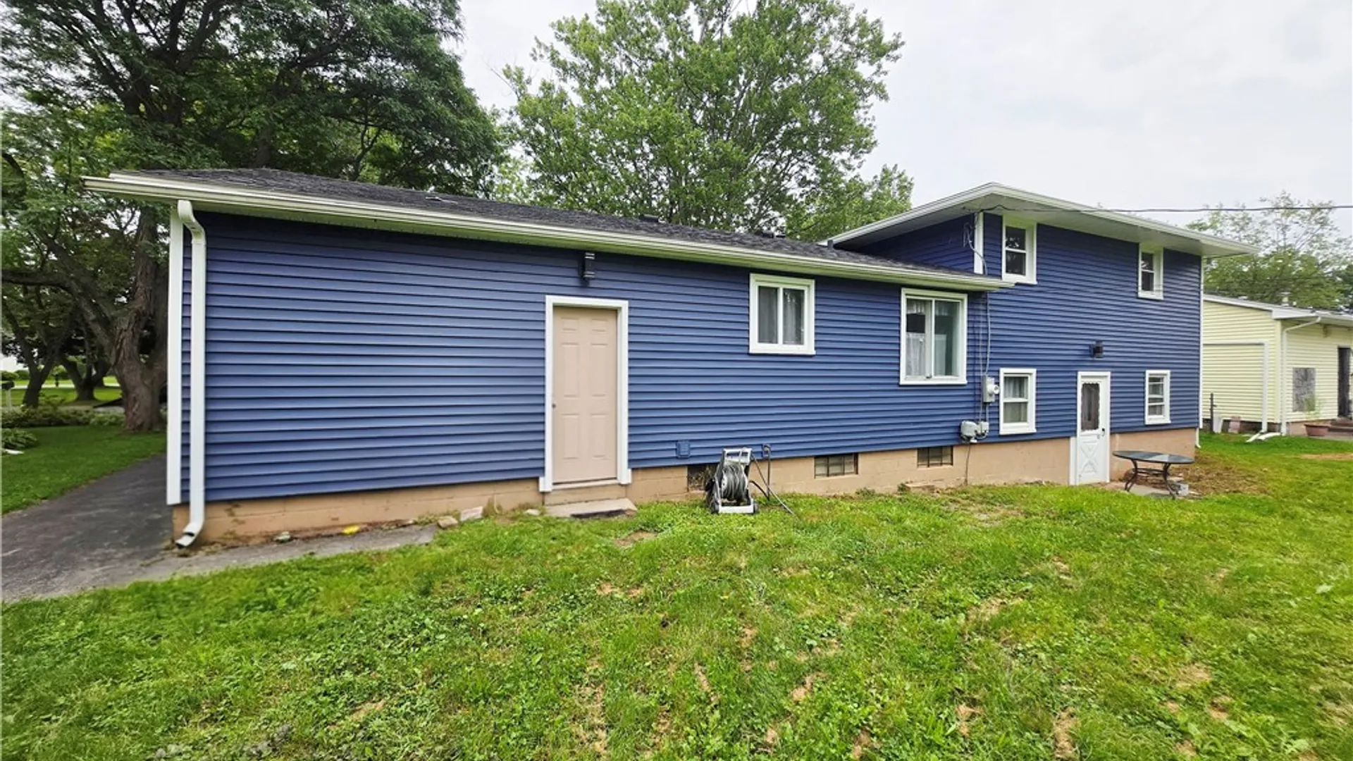 Property at 3 Currier Lane, Gates, NY 14624 21