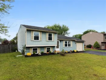 Property at 8496 Chinkapin Circle, Cicero, NY 13039