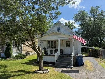 Property at 2927 Birch Avenue, Niagara, NY 14305