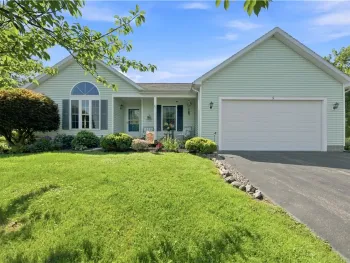 Property at 5 Wedgewood Court, Clarkson, NY 14420
