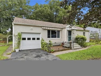 Property at 238 Bayway Drive, Webster, NY 14580