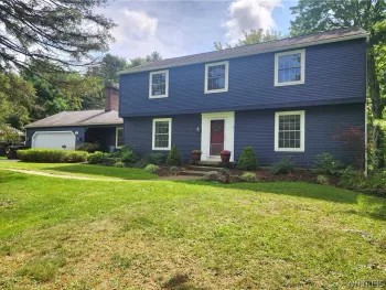 Property at 31 Tanglewood Drive, Orchard Park, NY 14127