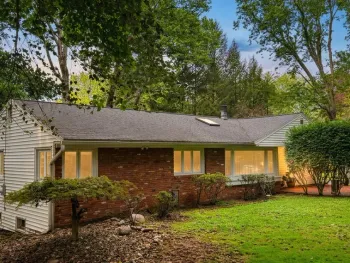 Property at 2 Red Fox Run, Perinton, NY 14534