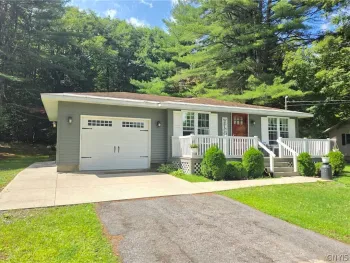 Property at 8495 State Route 13, Vienna, NY 13308