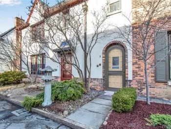 Property at 5 Mayfair Lane, Buffalo, NY 14201