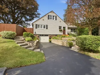 Property at 100 Arbordale Place, Camillus, NY 13219