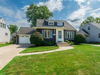 Property at 30 Mayfair Lane, Tonawanda, NY 14150