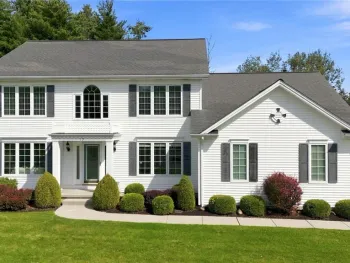 Property at 19 Ponderosa Court, Orchard Park, NY 14127