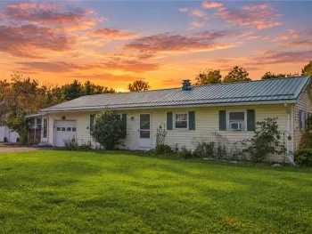 Property at 9378 Clipnock Road, Stafford, NY 14143