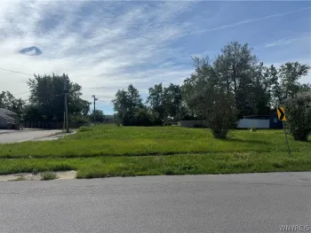 Property at 9 Drake Drive, Cheektowaga, NY 14225