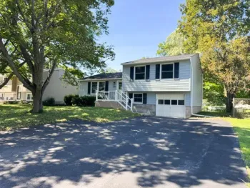 Property at 1531 Redfern Drive, Farmington, NY 14425