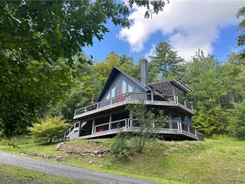 Property at 283 Avenue Of The Stars, Blenheim, NY 12131