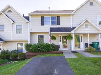 Property at 27 Old Meadow Court, Livonia, NY 14487