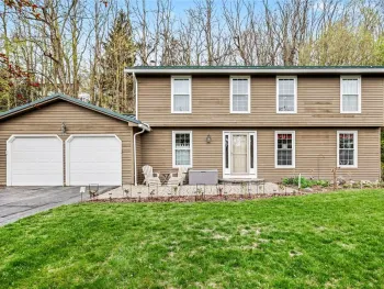 Property at 25 Chipping Ridge, Perinton, NY 14450
