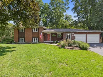 Property at 21 Cottonwood Lane, Pittsford, NY 14534