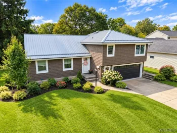 Property at 29 Parkside Avenue, Hamburg, NY 14075