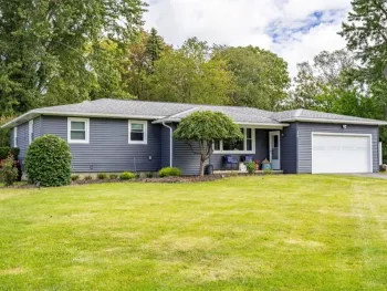 Property at 32 Kaywood Drive, Greece, NY 14626