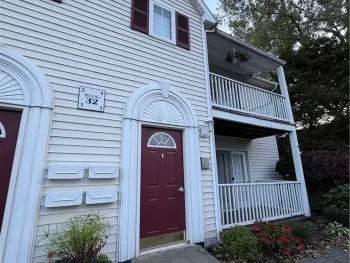 Property at 32 Brookfield Lane, Cheektowaga, NY 14227