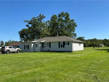 Property at 6615 S Transit Road, Lockport Town, NY 14094