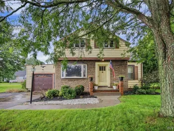 Property at 2020 Tuscarora Road, Niagara, NY 14304