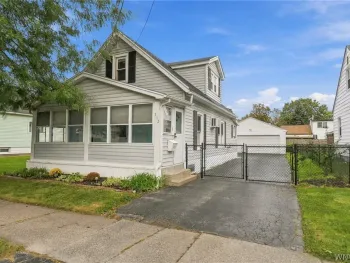 Property at 102 16th Avenue, North Tonawanda, NY 14120
