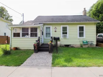 Property at 207 Glenwood Avenue, Ridgeway, NY 14103