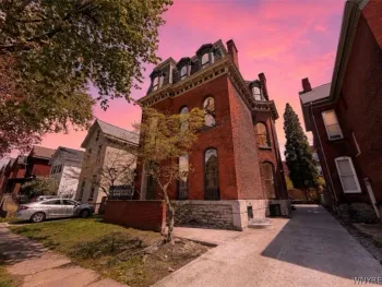 Property at 17 N Pearl Street, Buffalo, NY 14202